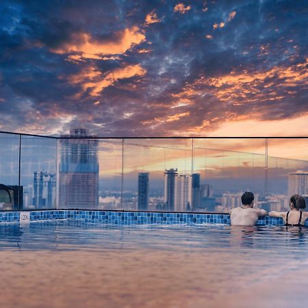 Luxcity Hotel & Apartment Phnom-Penh Buitenkant foto
