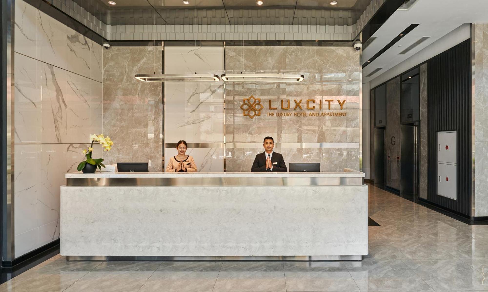 Luxcity Hotel & Apartment Phnom-Penh Buitenkant foto