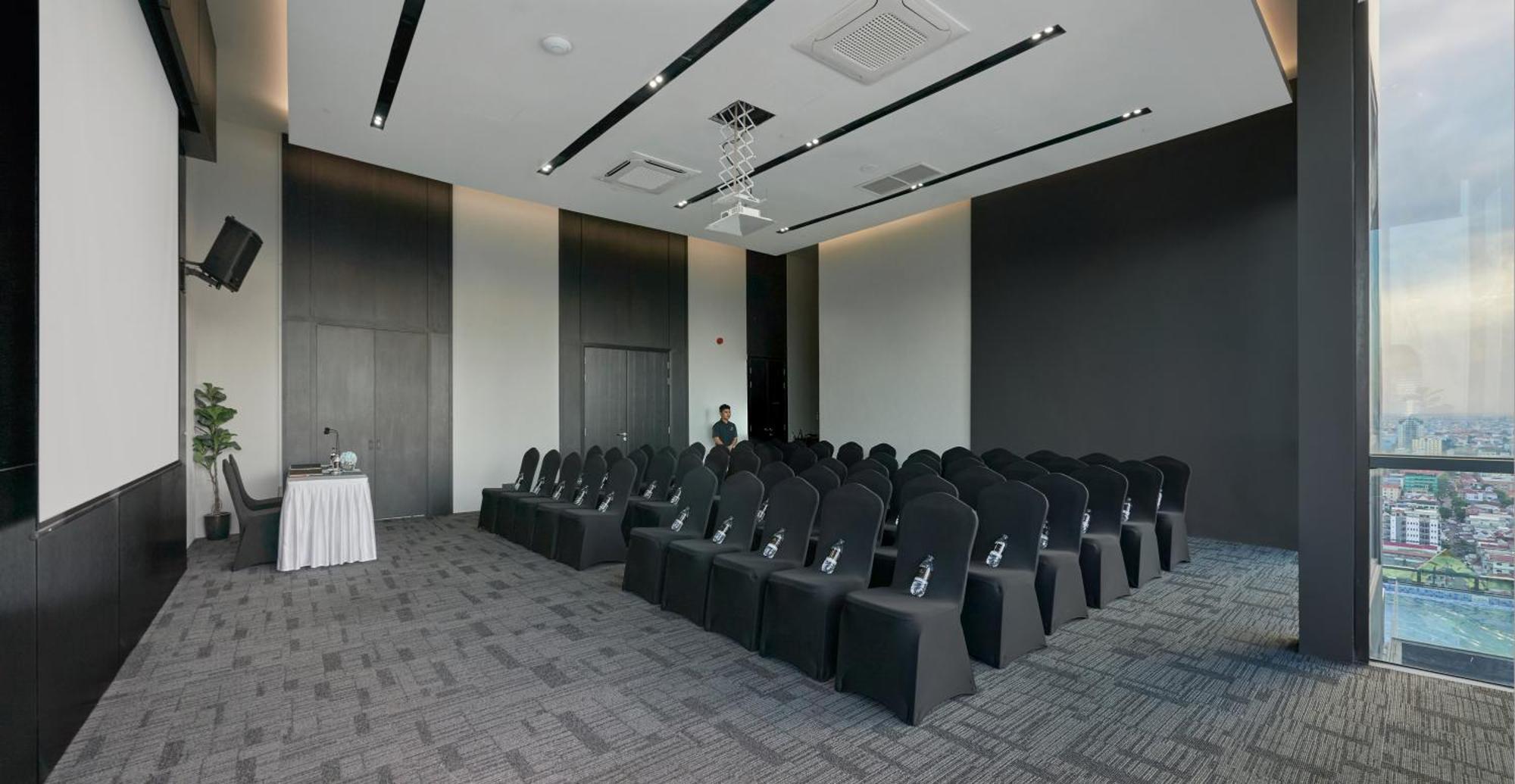 Luxcity Hotel & Apartment Phnom-Penh Buitenkant foto