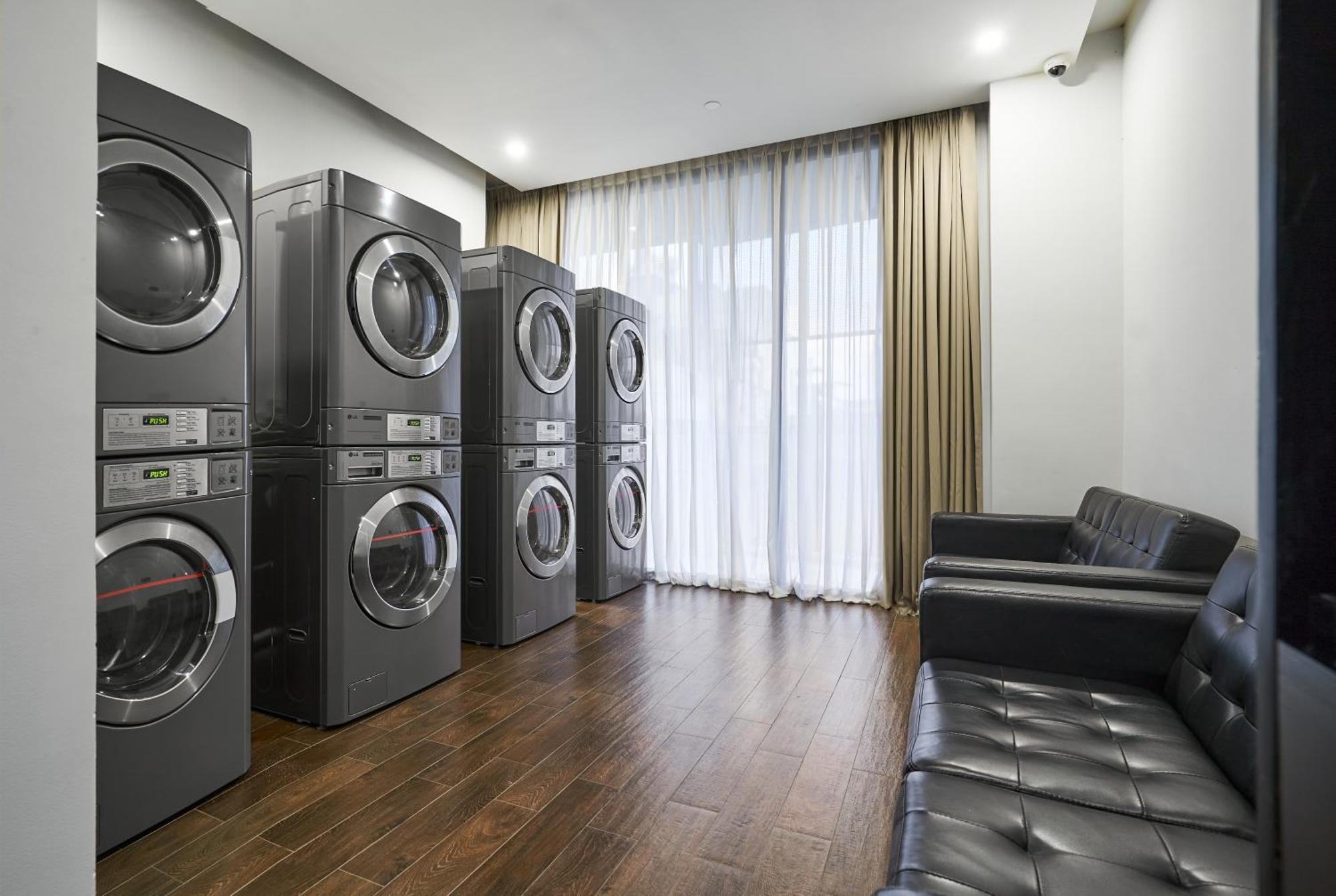 Luxcity Hotel & Apartment Phnom-Penh Buitenkant foto