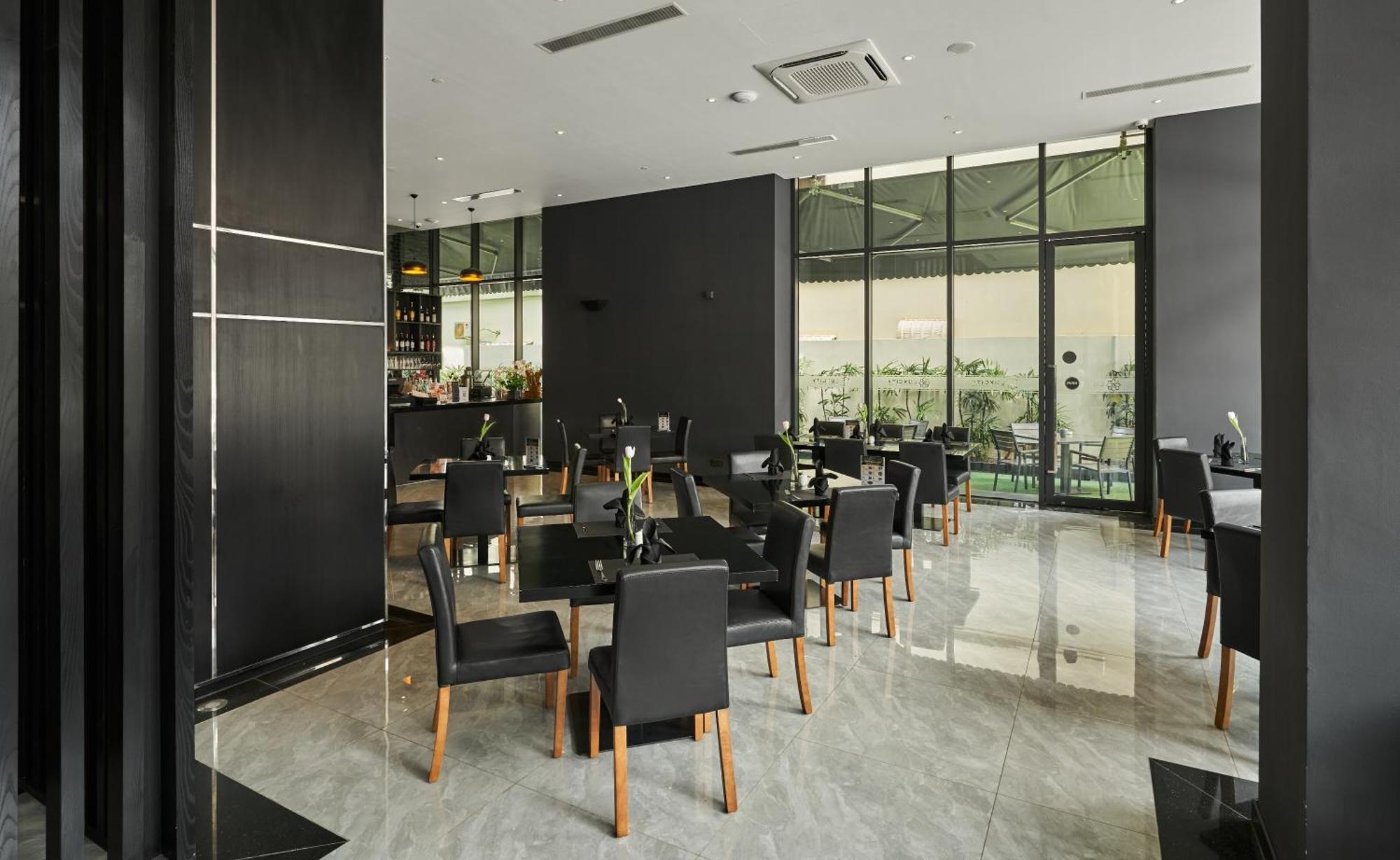Luxcity Hotel & Apartment Phnom-Penh Buitenkant foto