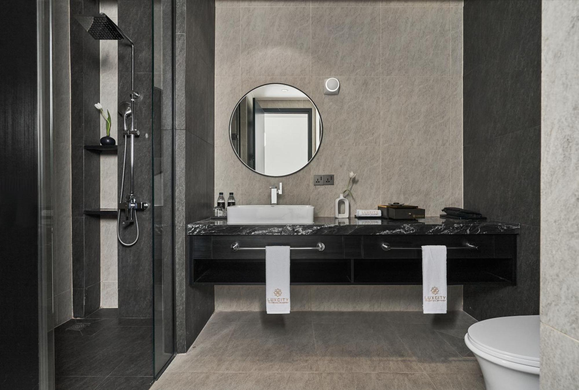Luxcity Hotel & Apartment Phnom-Penh Buitenkant foto