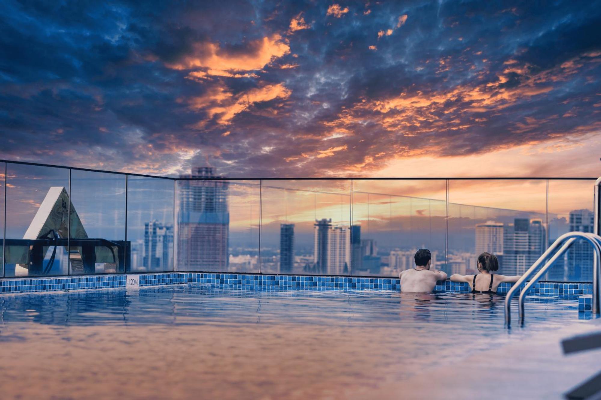 Luxcity Hotel & Apartment Phnom-Penh Buitenkant foto